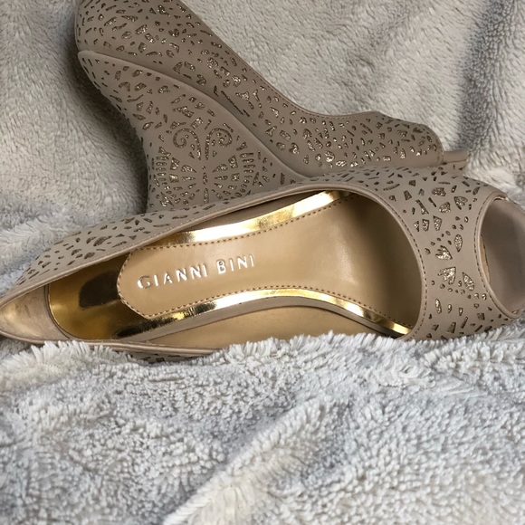 Gianni Bini dress heels - Picture 4 of 4